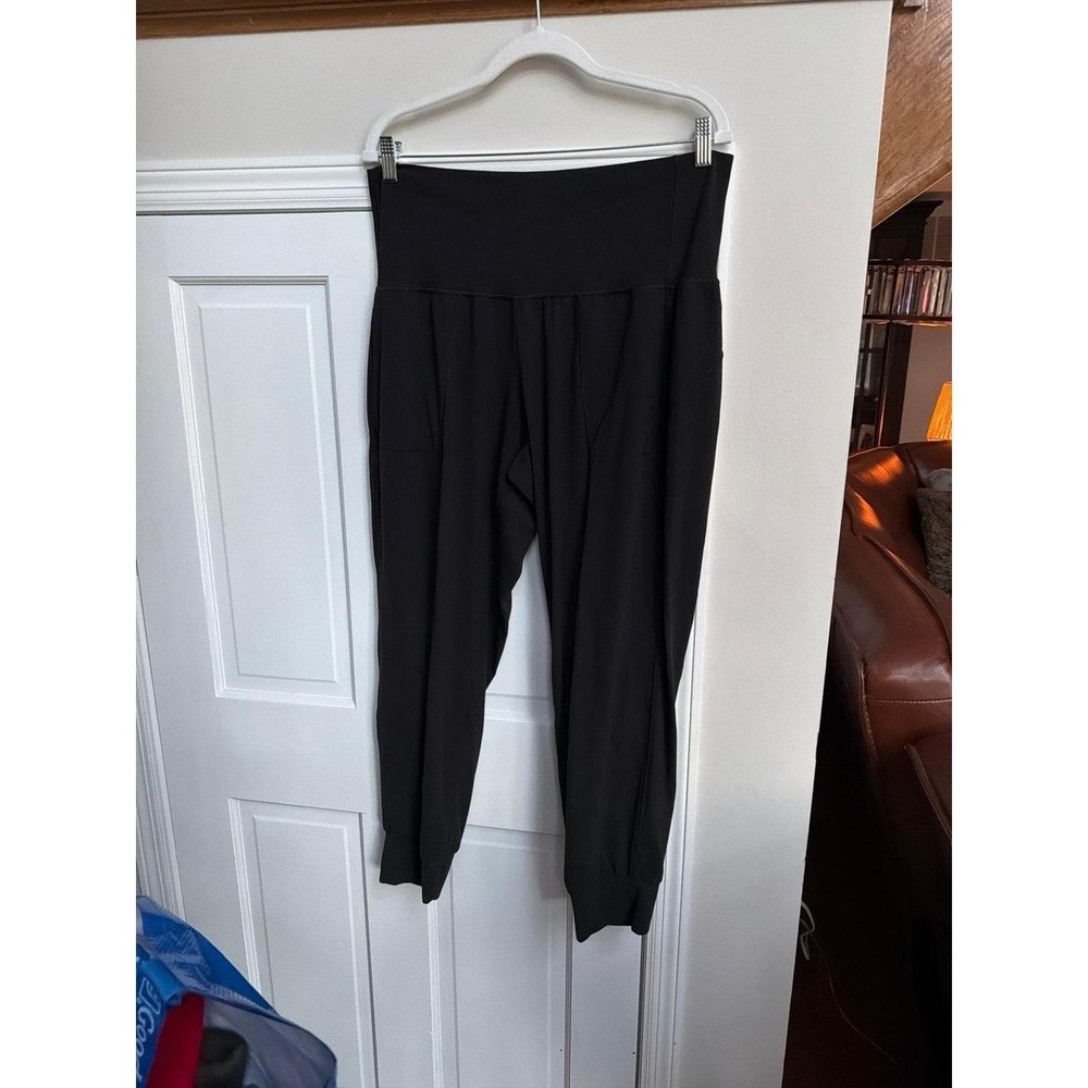 Athleta black Athletic Jogger Pants with Pockets 1XL